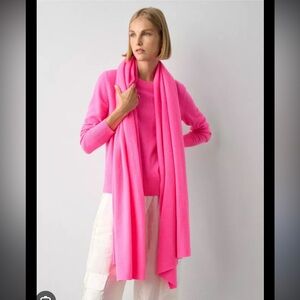 White & Warren travel wrap in pink